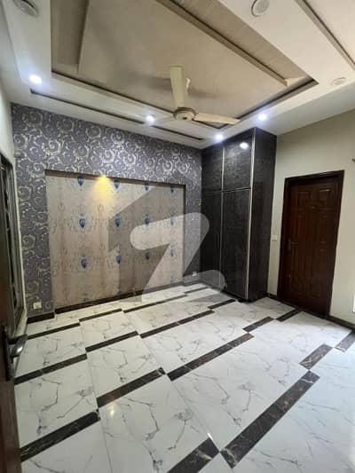 شاداب گارڈن لاہور میں 3 کمروں کا 6 مرلہ بالائی پورشن 48.0 ہزار میں کرایہ پر دستیاب ہے۔