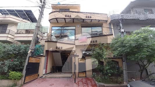 Prime Location 5 Marla House Up For sale In Airport Housing Society - Sector 4