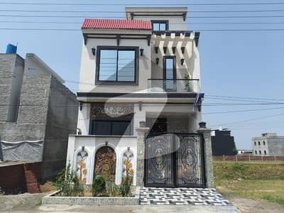 بسم اللہ ہاؤسنگ سکیم ۔ اقبال بلاک بسم اللہ ہاؤسنگ سکیم,جی ٹی روڈ,لاہور میں 3 کمروں کا 3 مرلہ مکان 1.25 کروڑ میں برائے فروخت۔