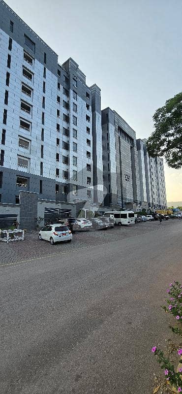 قراقرم ڈپلومیٹک انکلیو اسلام آباد میں 2 کمروں کا 7 مرلہ فلیٹ 7.5 کروڑ میں برائے فروخت۔