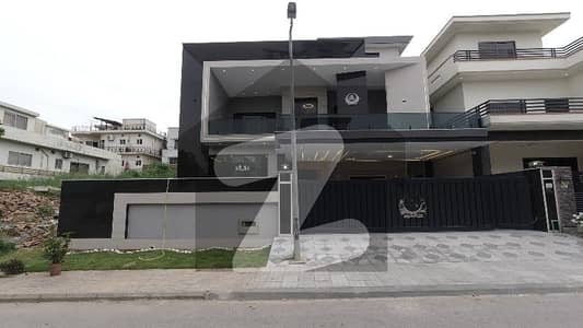 ڈی ایچ اے فیز 2 - سیکٹر جی ڈی ایچ اے ڈیفینس فیز 2,ڈی ایچ اے ڈیفینس,اسلام آباد میں 7 کمروں کا 1 کنال مکان 14.5 کروڑ میں برائے فروخت۔