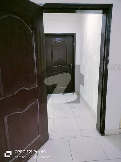 10 MARLA 3 BEDROOM FLAT AVAILBLE FOR sale IN ASKARI 11 LAHORE