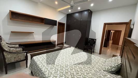 بحریہ ٹاؤن سیکٹر ای بحریہ ٹاؤن,لاہور میں 5 کمروں کا 1 کنال مکان 4.5 لاکھ میں کرایہ پر دستیاب ہے۔