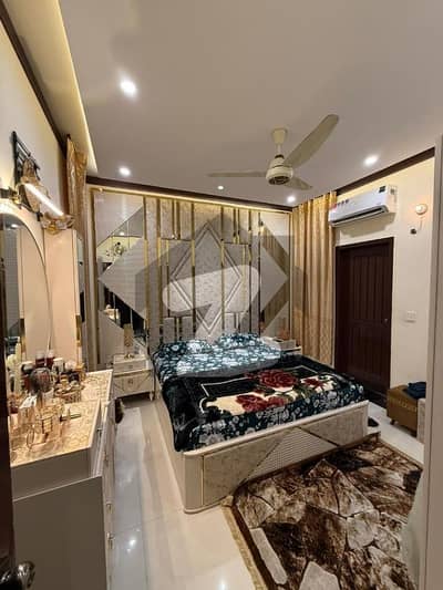 ڈی ایچ اے فیز 6 ڈی ایچ اے ڈیفینس,کراچی میں 16 مرلہ Studio مکان 11.0 کروڑ میں برائے فروخت۔