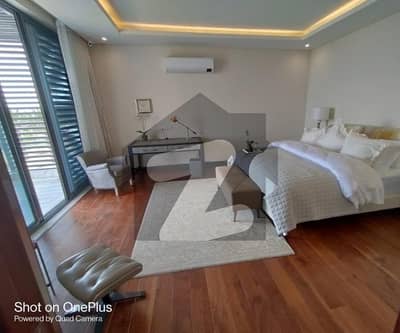 10 Marla Villa Ready To Move In EIGHTEEN on SALE