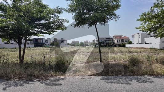 ڈی ایچ اے فیز 7 - بلاک ایس فیز 7,ڈیفنس (ڈی ایچ اے),لاہور میں 1 کنال رہائشی پلاٹ 4.6 کروڑ میں برائے فروخت۔