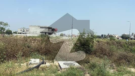 ZEEE Marketing & Builder Offers 1 Kanal Near to Park & Commercial Direct from Main "150" In X Block Available