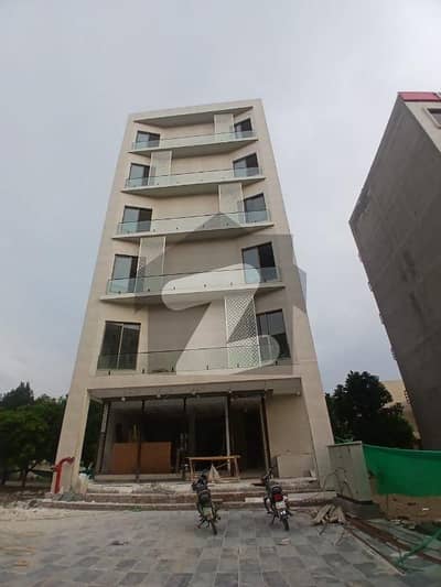 بحریہ ٹاؤن نشتر بلاک بحریہ ٹاؤن سیکٹر ای,بحریہ ٹاؤن,لاہور میں 5 مرلہ Studio دفتر 2.35 لاکھ میں کرایہ پر دستیاب ہے۔