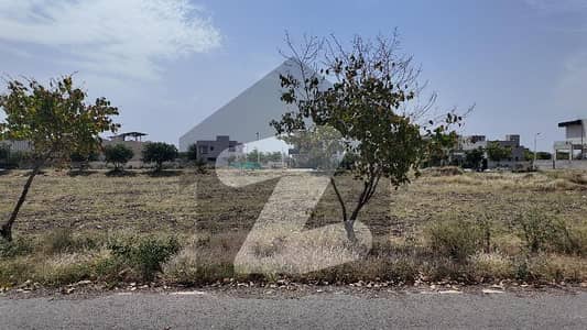 ڈی ایچ اے فیز 7 ڈیفنس (ڈی ایچ اے),لاہور میں 1 کنال رہائشی پلاٹ 4.5 کروڑ میں برائے فروخت۔