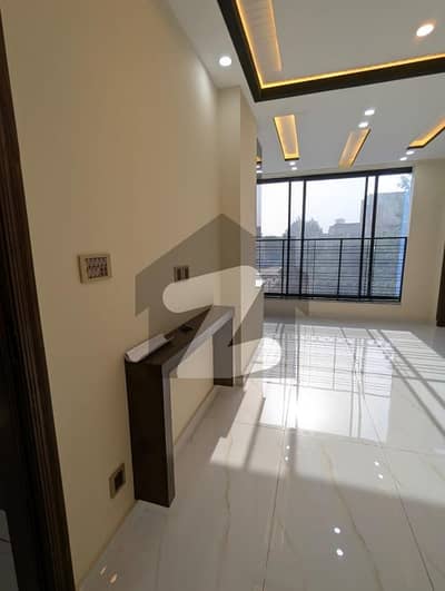 بحریہ ٹاؤن نشتر بلاک بحریہ ٹاؤن سیکٹر ای,بحریہ ٹاؤن,لاہور میں 5 مرلہ Studio عمارت 3.0 لاکھ میں کرایہ پر دستیاب ہے۔