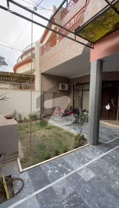 A Prime Location 10 Marla House In Shah Rukn-E-Alam Colony Is On The Market For Sale