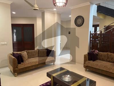 400 Yards Super Luxury Bungalow Available For Sale