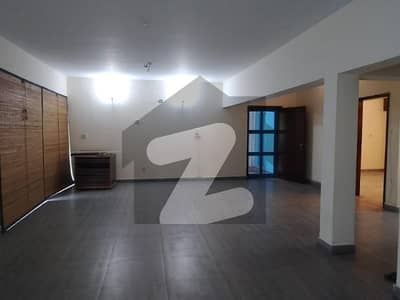 1 Kanal Bangalow Hot Location