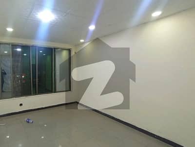 آئی ۔ 8 مرکز آئی ۔ 8,اسلام آباد میں 2 مرلہ Studio دفتر 2.5 کروڑ میں برائے فروخت۔