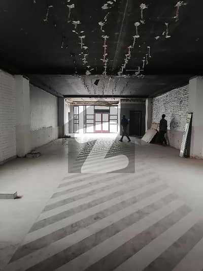 ایم ایم عالم روڈ گلبرگ,لاہور میں 1 کنال Studio دکان 25.0 لاکھ میں کرایہ پر دستیاب ہے۔