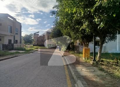 Bahria Enclave Islamabad Sector N 8 Marla Devlop plot For Sale