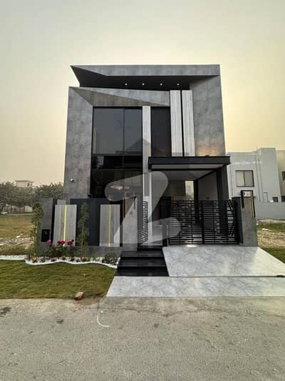 ڈی ایچ اے 9 ٹاؤن ڈیفنس (ڈی ایچ اے),لاہور میں 3 کمروں کا 5 مرلہ مکان 2.99 کروڑ میں برائے فروخت۔