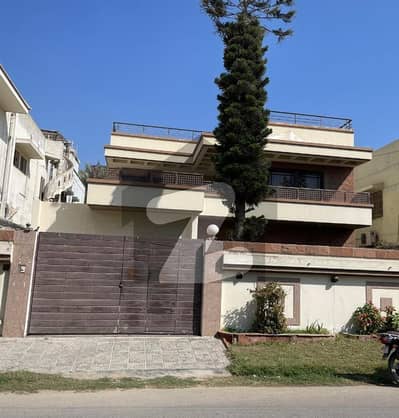 Prime Location House Of 500 Square Yards For sale In DHA Phase 6