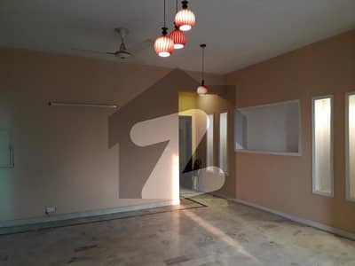 DHA 1 Kanal Beautiful Upper Portion For Rent In Phase 2 Block R