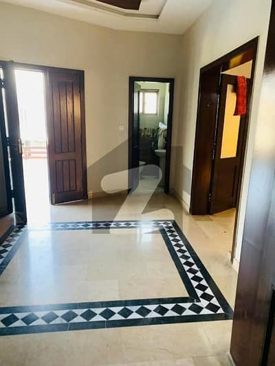 ڈی ایچ اے ڈیفینس فیز 2 ڈی ایچ اے ڈیفینس,اسلام آباد میں 4 کمروں کا 10 مرلہ مکان 1.7 لاکھ میں کرایہ پر دستیاب ہے۔