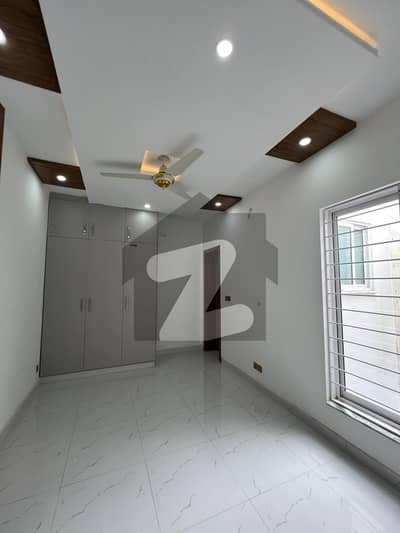 10m Main Boulevard House Available for Sale in Gulberg Islamabad