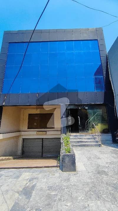 جوہر ٹاؤن لاہور میں 1 کنال Studio عمارت 12.0 لاکھ میں کرایہ پر دستیاب ہے۔