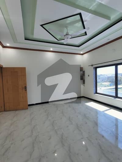 MULTI GARDEN B17 KANAL UPPER PORTION FOR RENT