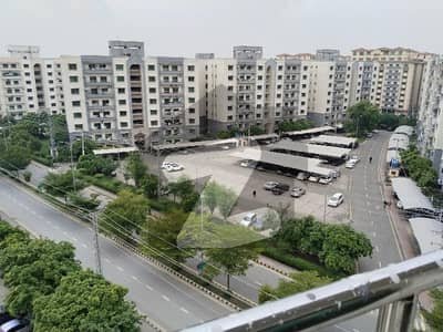 10 MARLA 3 BEDROOMS APARTMENT AVAILABLE FOR RENT