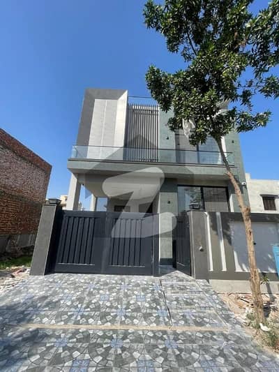 DHA RAHBAR PH 11 SECTOR 2 5M MODERN HOUSE READY FOR THE RENT  4BED 4BATH 2 KITCHEN NEAR BY COMMERCIAL & PARK