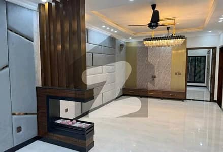 1 Kanal House available for sale in Bahria Town - Sector E, Lahore