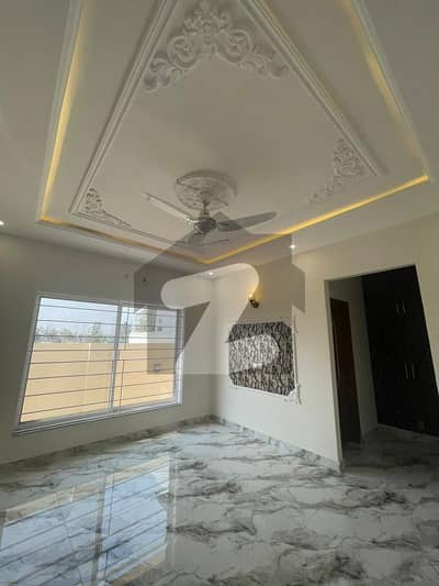 1 kanal modern villa for rent