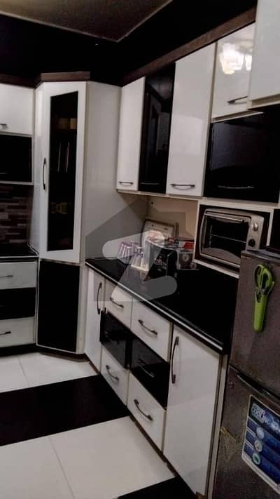 کلفٹن ۔ بلاک 2 کلفٹن,کراچی میں 3 کمروں کا 4 کنال فلیٹ 1.85 لاکھ میں کرایہ پر دستیاب ہے۔