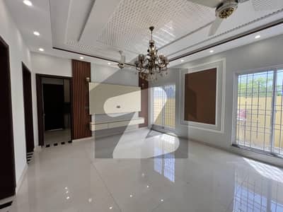 10 Marla Brand New House For Sale In Valencia Twon