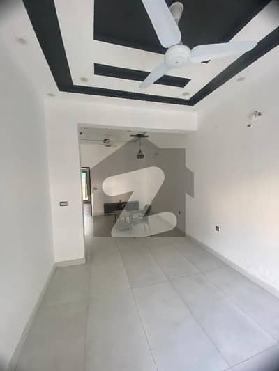 DHA RAHBAR PH 11 SECTOR 2   5MARLA USED HOUSE AVAILABLE FOR SALE NEAR BY PARK COMMERCIAL MARKET