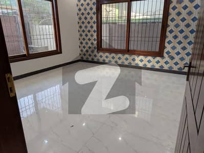 نارتھ کراچی ۔ سیکٹر 11اے نارتھ کراچی,کراچی میں 6 کمروں کا 10 مرلہ مکان 14.0 کروڑ میں برائے فروخت۔