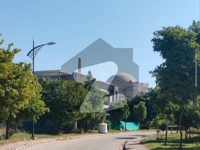 بحریہ انکلیو - سیکٹر ایم بحریہ انکلیو,بحریہ ٹاؤن,اسلام آباد میں 10 مرلہ رہائشی پلاٹ 1.35 کروڑ میں برائے فروخت۔