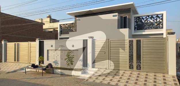 Prime Location 10 Marla House Situated In New Shalimar Colony For sale