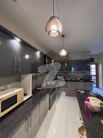 FLAT FOR SALE IN GULSHAN E IQBAL BLOCK 17