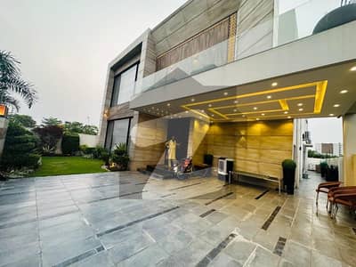 ڈی ایچ اے فیز 7 ڈیفنس (ڈی ایچ اے),لاہور میں 5 کمروں کا 1 کنال مکان 5.5 لاکھ میں کرایہ پر دستیاب ہے۔