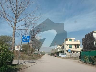 ڈی ۔ 12/1 ڈی ۔ 12,اسلام آباد میں 4 مرلہ رہائشی پلاٹ 3.1 کروڑ میں برائے فروخت۔