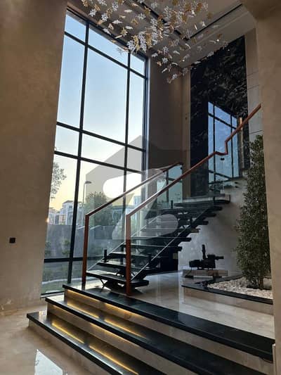 بحریہ ٹاؤن سیکٹرڈی بحریہ ٹاؤن,لاہور میں 5 کمروں کا 10 مرلہ مکان 1.4 لاکھ میں کرایہ پر دستیاب ہے۔