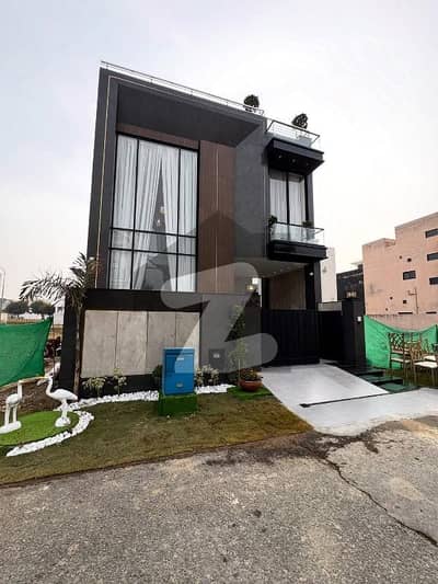 5 Marla BRAND NEW MODERN DESIGN HOUSE FOR SALE , Near Park