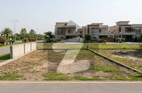 11.5 Marla Plot in Touheed Block Near Eiffel Tower & Grand Mall Bahria Town