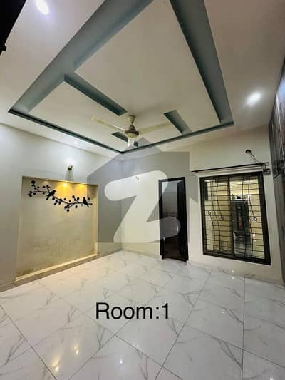 5 Marla Full House Tile Floor 4 Bad 5 Bath Johar Town Nearby Emporium Mall Prime Location