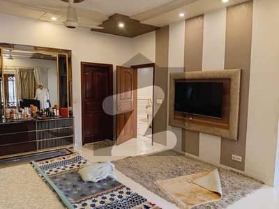 FULLY FURNISHED BuNGaLOW AVAILABLE FOR SALE IN DHA PHASE 7