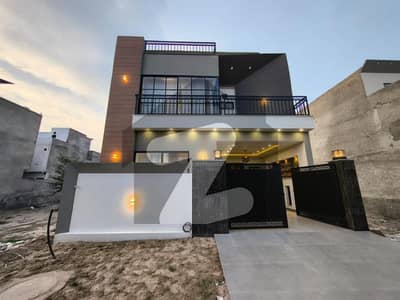 بش ایگزیکٹو ولاز ملتان میں 4 کمروں کا 5 مرلہ مکان 2.05 کروڑ میں برائے فروخت۔