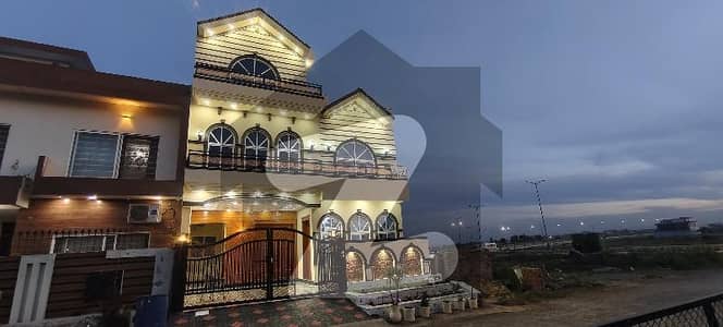 جی ۔ 14/3 جی ۔ 14,اسلام آباد میں 5 کمروں کا 8 مرلہ مکان 6.0 کروڑ میں برائے فروخت۔