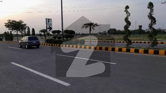 ڈی ایچ اے فیز9 پریزم - بلاک ایف ڈی ایچ اے فیز9 پریزم,ڈی ایچ اے ڈیفینس,لاہور میں 1 کنال رہائشی پلاٹ 3.1 کروڑ میں برائے فروخت۔