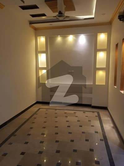 بنی گالہ اسلام آباد میں 6 کمروں کا 6 مرلہ مکان 85.0 ہزار میں کرایہ پر دستیاب ہے۔