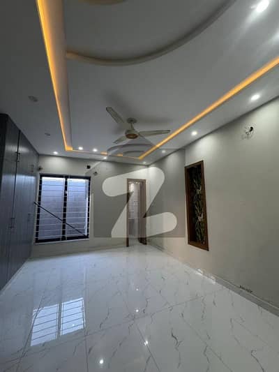 10 Marla Luxurious House Available For Rent In Bahria Town Phase 8 Rawalpindi